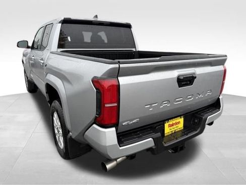 Used 2025 Toyota Tacoma SR5 image 6