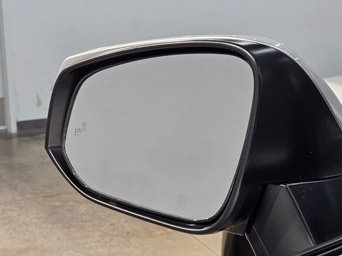 Used 2021 Toyota RAV4 Limited FWD image 22