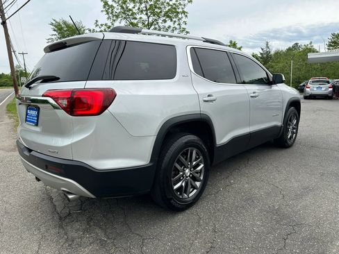 Used 2017 GMC Acadia SLT AWD/4WD image 4