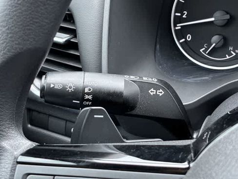Used 2023 Nissan Rogue SV FWD image 27