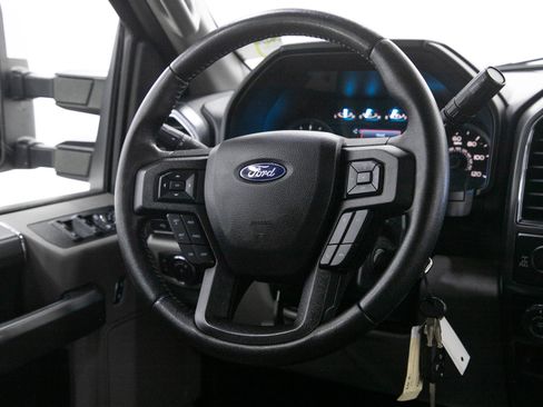 Used 2019 Ford F150 XLT w/ Equipment Group 302A Luxury AWD/4WD image 14