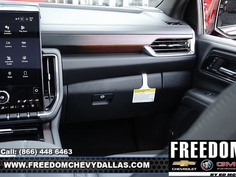 New 2025 GMC Yukon XL Denali w/ Denali Reserve Package image 39