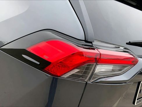 Used 2023 Toyota RAV4 XLE Premium image 28