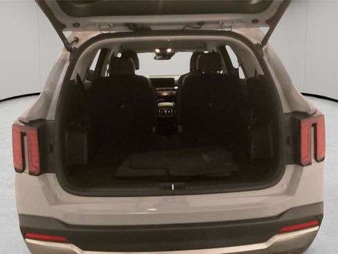Used 2024 Kia Sorento EX FWD image 12