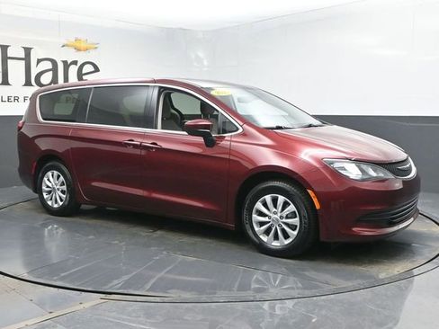 Used 2017 Chrysler Pacifica Touring w/ Tire & Wheel Group image 6