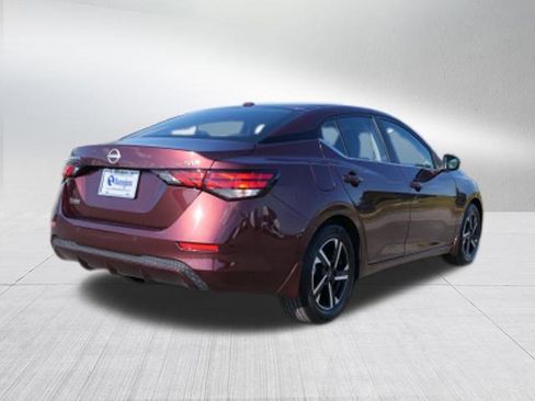 Used 2024 Nissan Sentra SV image 3