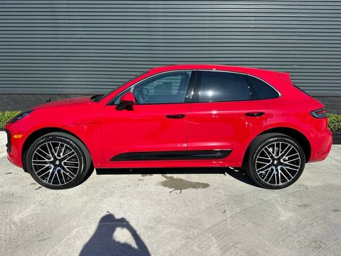 Certified 2026 Porsche Macan AWD/4WD image 2