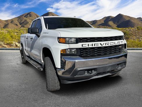 Used 2022 Chevrolet Silverado 1500 Custom RWD image 3