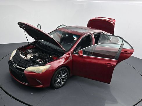Used 2016 Toyota Camry XSE w/ Moonroof Package FWD image 41
