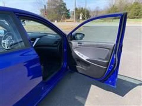 Used 2013 Hyundai Accent SE image 38