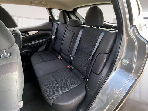 Used 2021 Nissan Rogue Sport S image 24