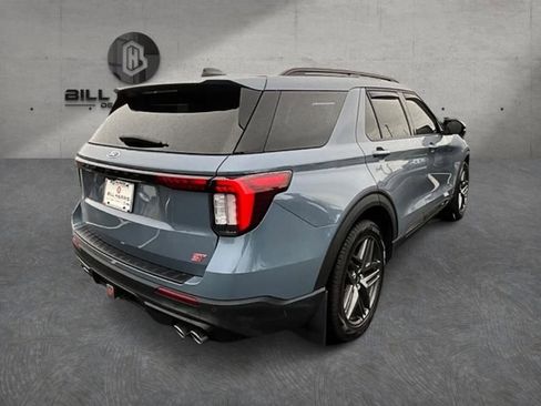 Used 2025 Ford Explorer ST AWD/4WD image 5