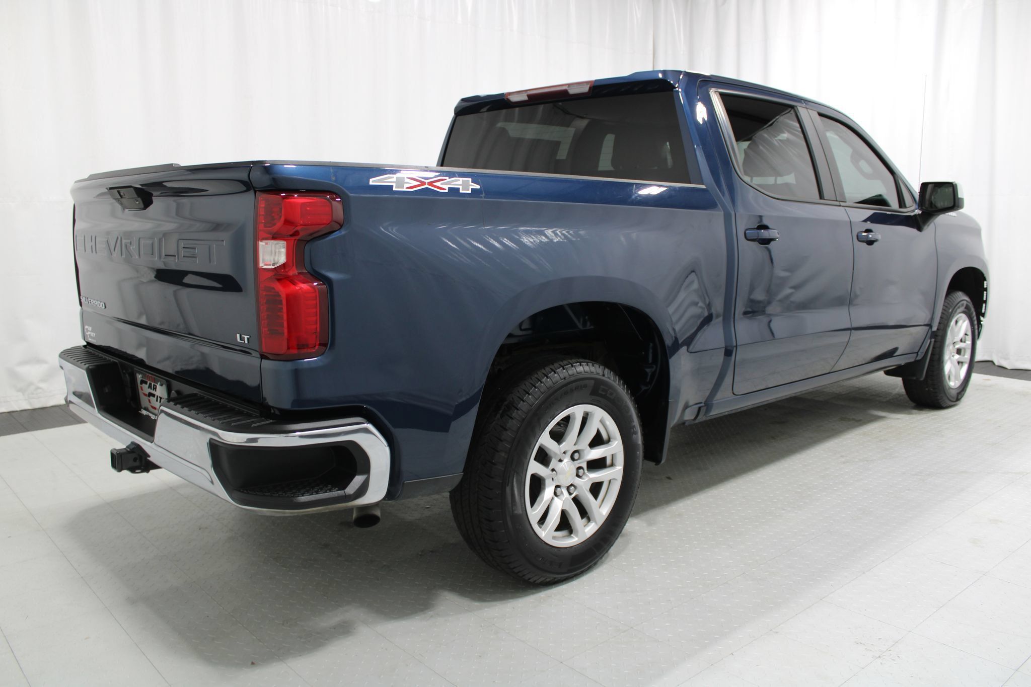 Used 2021 Chevrolet Silverado 1500 LT AWD/4WD image 6