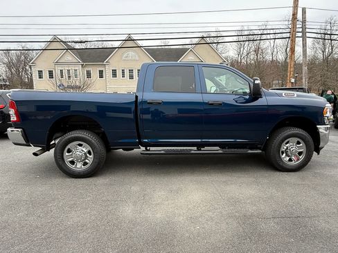 Used 2024 RAM 2500 Tradesman w/ Chrome Appearance Group AWD/4WD image 8
