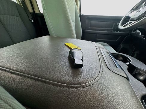 Used 2017 RAM 1500 Express w/ Express Value Package image 33