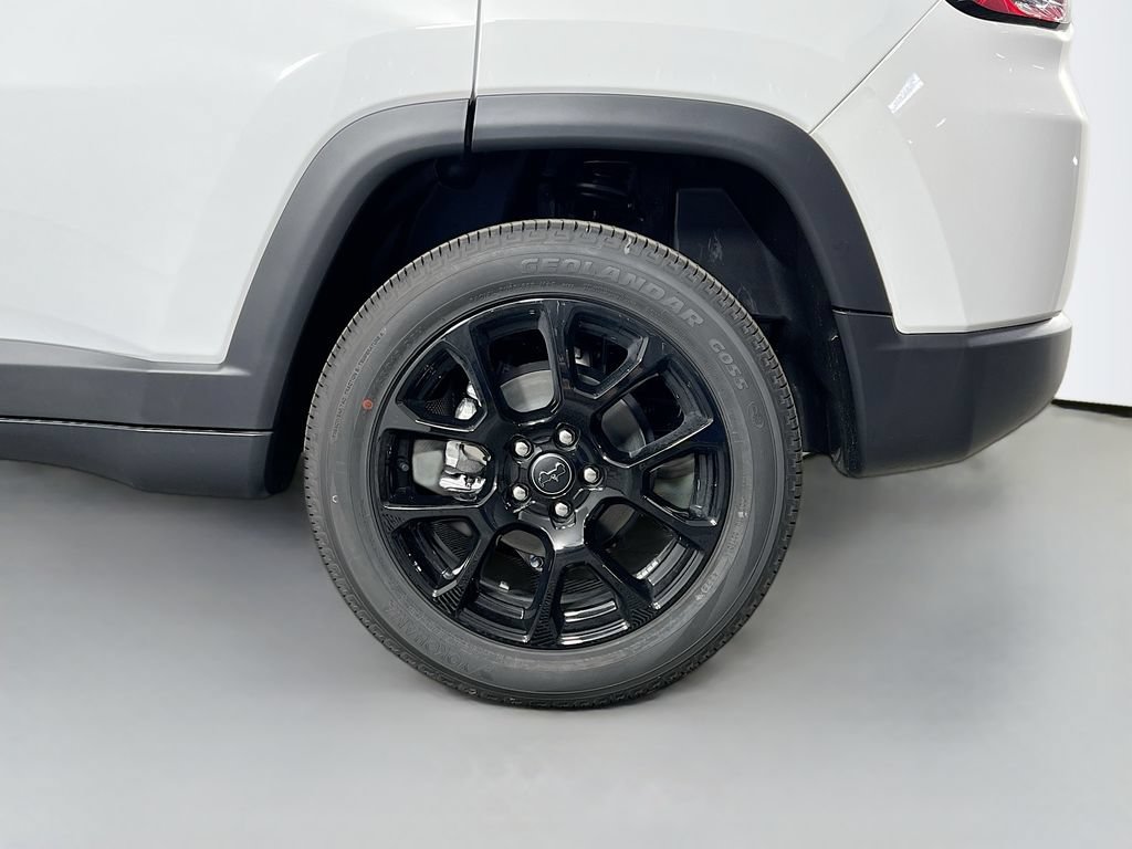 New 2026 Jeep Compass Latitude AWD/4WD image 30