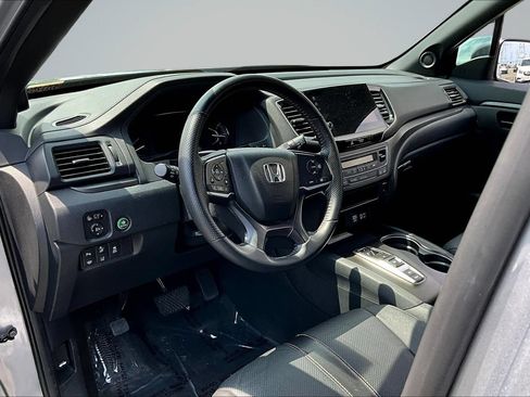 Used 2022 Honda Passport TrailSport image 17
