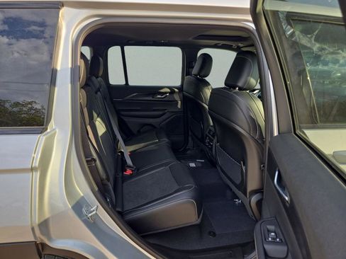New 2025 Jeep Grand Cherokee Altitude RWD image 26