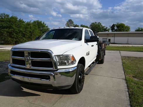 Used 2018 RAM 3500 Tradesman w/ Chrome Appearance Group image 17