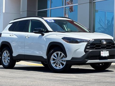 Certified 2026 Toyota Corolla Cross LE w/ Moonroof Package FWD image 2