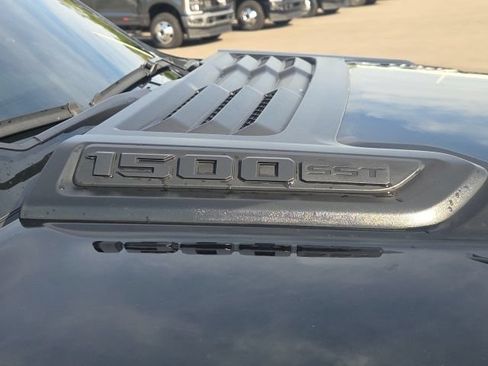 Used 2025 RAM 1500 Laramie w/ Night Edition AWD/4WD image 7