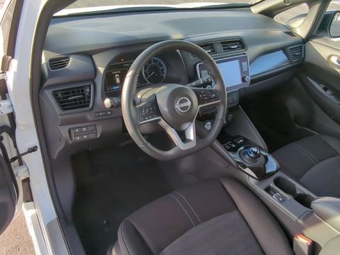 Used 2025 Nissan Leaf SV Plus image 9