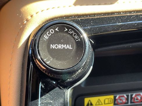 Used 2025 Lexus NX 250 FWD w/ Towing Package (2000 Lbs) image 38
