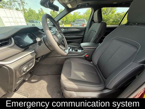 New 2025 Jeep Grand Cherokee L Laredo image 13