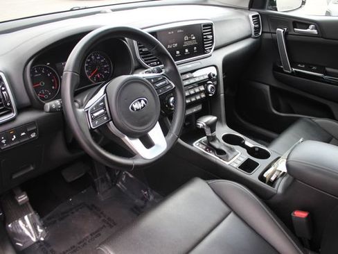 Used 2022 Kia Sportage EX AWD/4WD image 3