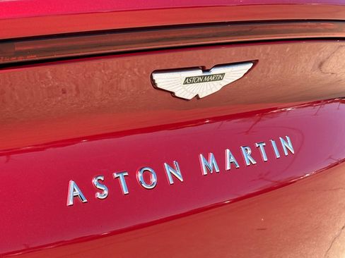 Used 2021 Aston Martin DBX AWD/4WD image 11