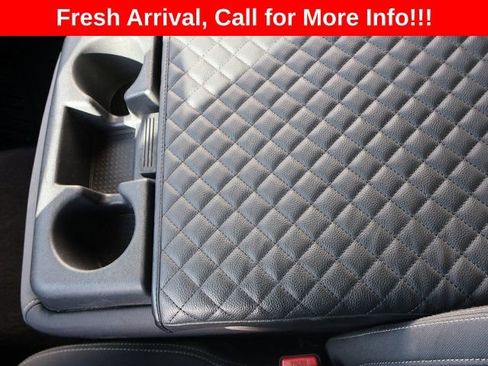 Used 2022 Nissan Titan SV AWD/4WD image 31