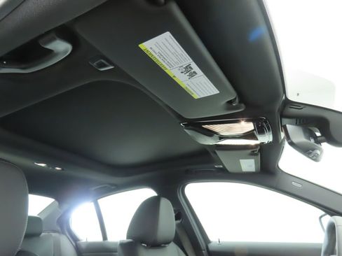 Used 2025 BMW 330i Sedan w/ Convenience Package image 19