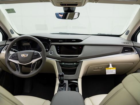 New 2026 Cadillac XT5 Premium Luxury w/ Driver Assist Package AWD/4WD image 11