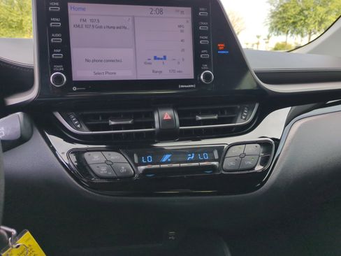 Used 2020 Toyota C-HR LE image 12