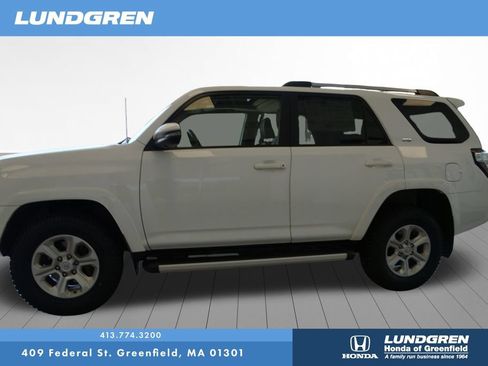 Used 2023 Toyota 4Runner SR5 Premium w/ Moonroof Package AWD/4WD image 4