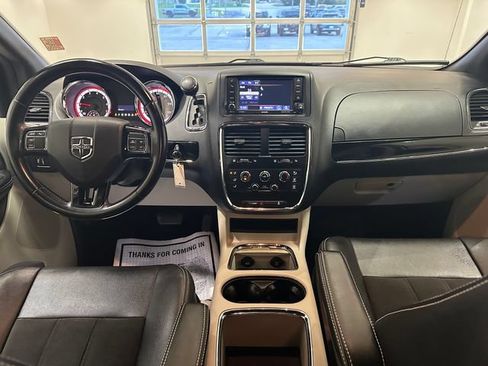 Used 2020 Dodge Grand Caravan SXT FWD image 8