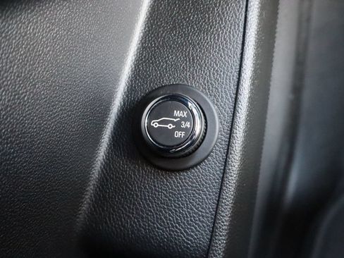 Used 2023 Chevrolet Traverse LT AWD/4WD image 29
