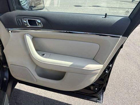 Used 2013 Lincoln MKS AWD image 14