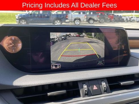 Used 2019 Lexus ES 300h w/ Accessory Package 2 FWD image 34