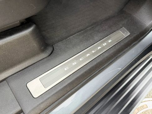 Used 2021 Cadillac Escalade ESV Sport w/ Driver Assist Tech Package image 33