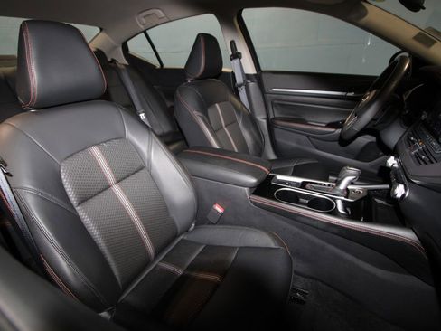 Used 2024 Nissan Altima 2.5 SR image 19