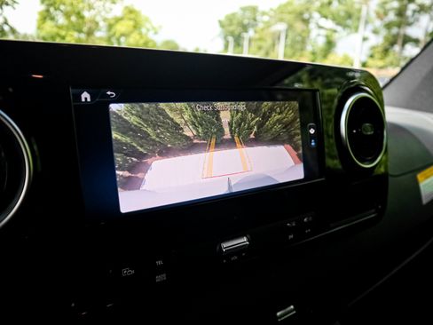 Used 2025 Mercedes-Benz Sprinter 2500 image 22