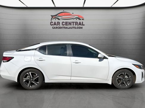 Used 2025 Nissan Sentra SV image 4