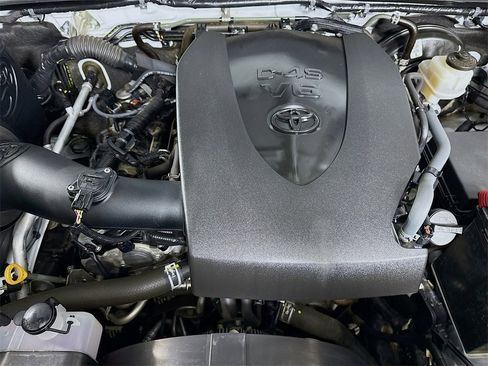 Certified 2022 Toyota Tacoma SR image 30