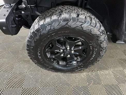 Used 2023 Jeep Wrangler Unlimited Rubicon 4xe AWD/4WD image 10