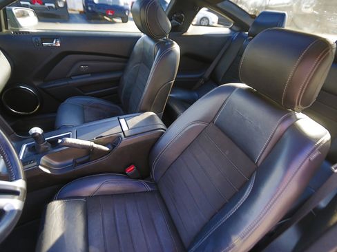 Used 2013 Ford Mustang GT Premium image 5