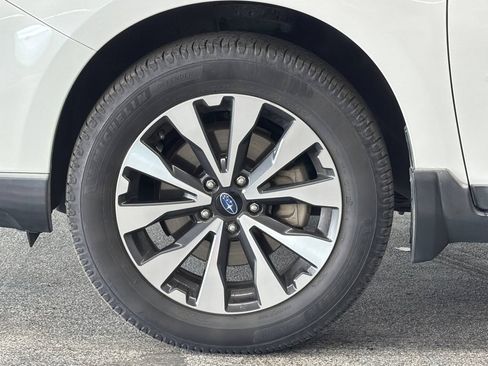 Used 2017 Subaru Outback 2.5i Limited AWD/4WD image 25
