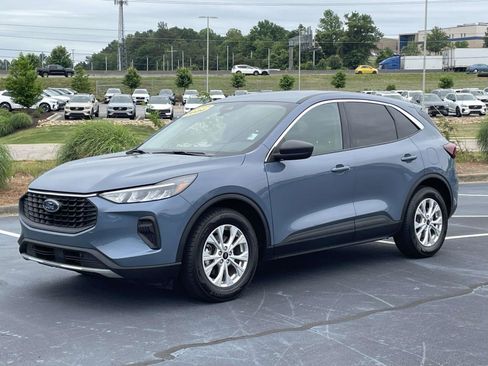 Used 2024 Ford Escape Active FWD image 3