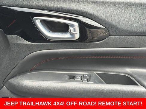 Used 2022 Jeep Compass Trailhawk w/ Trailhawk Convenience Group AWD/4WD image 37