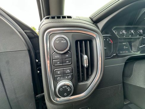 Used 2021 GMC Sierra 1500 Elevation w/ X31 Off-Road Package AWD/4WD image 2
